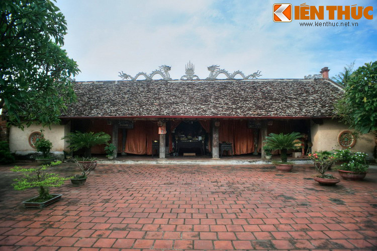 Khi quyền lực của chúa Trịnh sụp đổ năm 1787, Phủ Trịnh cũng bị phế bỏ, các công trình bị phá hủy theo thời gian. Ngày nay, khu phủ chúa nguy nga thuở nào chỉ còn lại một khu đất nhỏ với một điện thờ 5 gian hai chái.