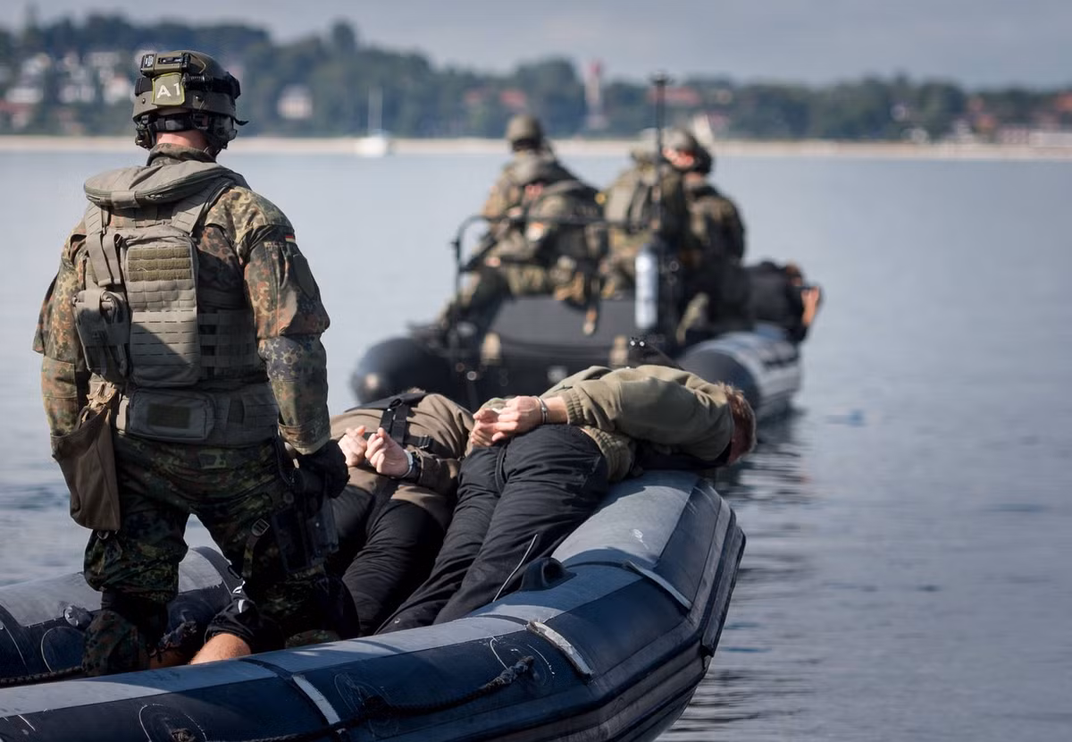 Điều đó đồng nghĩa với việc các hoạt động quân sự của khối NATO sẽ tăng lên đáng kể cả về số lượng lẫn chất lượng, trongg đó cả các hoạt động chống cướp biển ở những vùng biển nằm ngoài lãnh thổ châu Âu. Nguồn ảnh: Chosul.