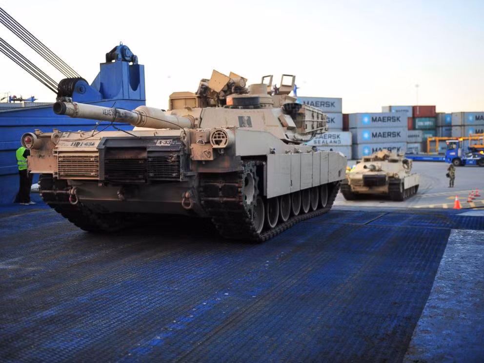 Các đơn vị thiết giáp này của Mỹ sẽ được tập kết tới vùng Orzysz nằm cách biên giới vùng lãnh thổ Kaliningrad của Nga khoảng 110km và biên giới Belarus khoảng 230km. Vốn là hai khu vực đang diễn ra cuộc tập trận liên hợp giữa Nga-Belarus "Zapad-2017". Nguồn ảnh: The baltic Post.