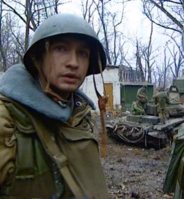 Có không ít người lính Nga tham gia cuộc chiến này khi còn rất trẻ. Ảnh: Khuôn mặt trẻ măng của một người lính Nga tham chiến tại Chechnya. Nguồn ảnh: Englishrussia.