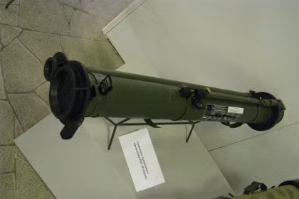 Ở tiêu chí "Xuyên phá tốt nhất" chính là mẫu súng chống tăng RPG-30. RPG-30 là mẫu súng chống tăng dùng một lần, nó không thể tái nạp đạn và sau mỗi phát bắn xạ thủ chỉ việc vứt ống phóng. Nguồn ảnh: Image.
