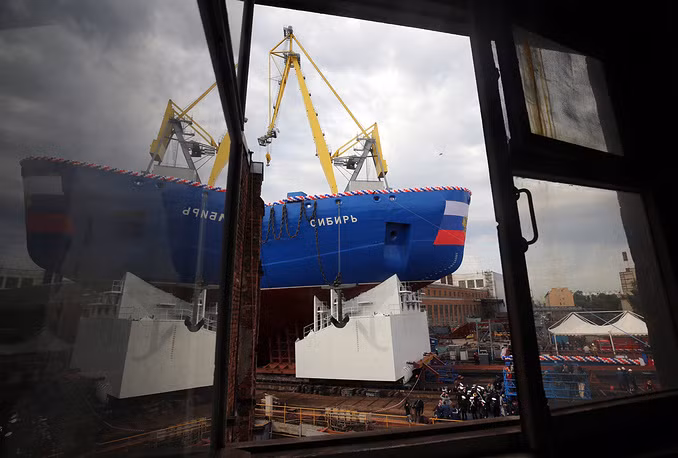 Nhiều nguồn tin cũng cho biết phía Nga đang thiết kế một tàu phá băng đời mới với công suất lớn hơn cả các tàu thuộc Project 22220. Dự kiến các tàu phá băng đời thế hệ tiếp theo của Nga sẽ có lườn rộng tới 50 mét, tương đương với độ rộng của các tàu chở dầu. Bản thiết kế của tàu phá băng mới này được cho là đã hoàn thành từ cuối năm 2016. Nguồn ảnh: Tass.