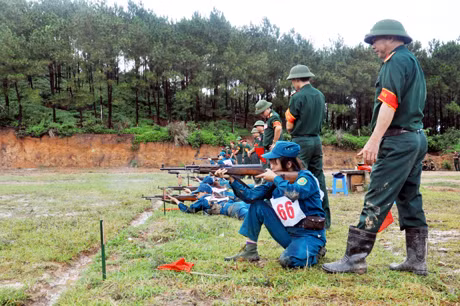 Với việc sử dụng CKC theo cấp tiểu đội trở lên, hỏa lực của CKC là đủ mạnh và đủ dày đặc để áp chế đối phương, chưa kể tới việc, CKC là súng trường bán tự động nên dễ bắn, phù hợp với lực lượng tự vệ vốn có khả năng sử dụng vũ khí kém, khó làm chủ được các loại vũ khí hỏa lực mạnh như AK-47 với chế độ bắn liên thanh cực nhanh và giật. Nguồn ảnh: Baoquangninh.