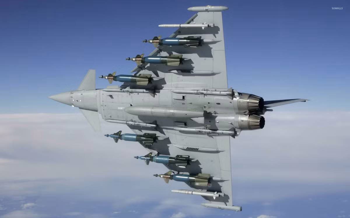Đáng ngạc nhiên, Eurofighter Typhoon là một trong những chiến đấu cơ hiếm hoi trên thế giới có khả năng bay hành trình ở tốc độ Mach 1,5. Nguồn ảnh: Suw.