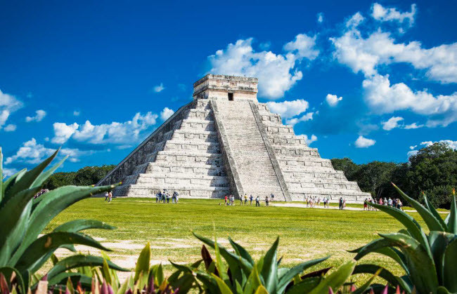 Thành phố cổ Chichen Itza: Thành phố cổ của người Maya được xây dựng trên bán đảo Yucatan, Mexico. Hằng năm, hàng nghìn du khách tới đây để chiêm ngưỡng các công trình kiến trúc độc đáo như kim tự tháp Kukulkan.