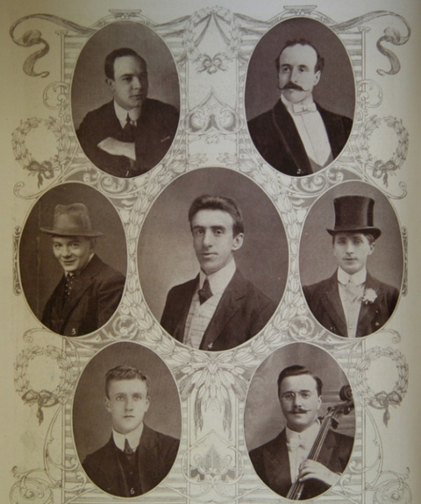 Các nhạc sĩ trên tàu Titanic, những người đã chơi nhạc để an ủi những hành khách sợ hãi khi con tàu bắt đầu chìm.