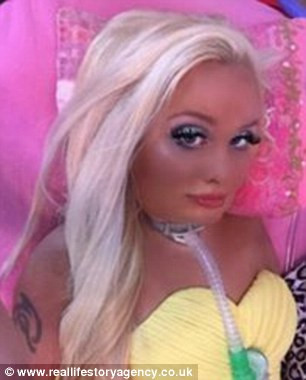 “Tôi biết rằng mình sẽ phải tập sống theo hướng khác, sống một cuộc đời khác, chứ không phải bỏ cuộc hoàn toàn” – Jasmin nói – “Tôi biết rằng một ngày tới, tôi sẽ giúp đỡ nhiều người cùng cảnh ngộ với mình. Và tôi phải thật mạnh mẽ, không phải chỉ cho bản thân mình, mà còn cho cả gia đình và người thân xung quanh.”