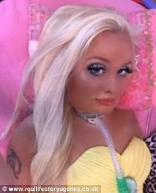 “Tôi biết rằng mình sẽ phải tập sống theo hướng khác, sống một cuộc đời khác, chứ không phải bỏ cuộc hoàn toàn” – Jasmin nói – “Tôi biết rằng một ngày tới, tôi sẽ giúp đỡ nhiều người cùng cảnh ngộ với mình. Và tôi phải thật mạnh mẽ, không phải chỉ cho bản thân mình, mà còn cho cả gia đình và người thân xung quanh.”