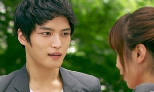 Mới đầu gặp mặt tôi đã chẳng yên tâm với ông ảnh rể này rồi. Ảnh minh họa.