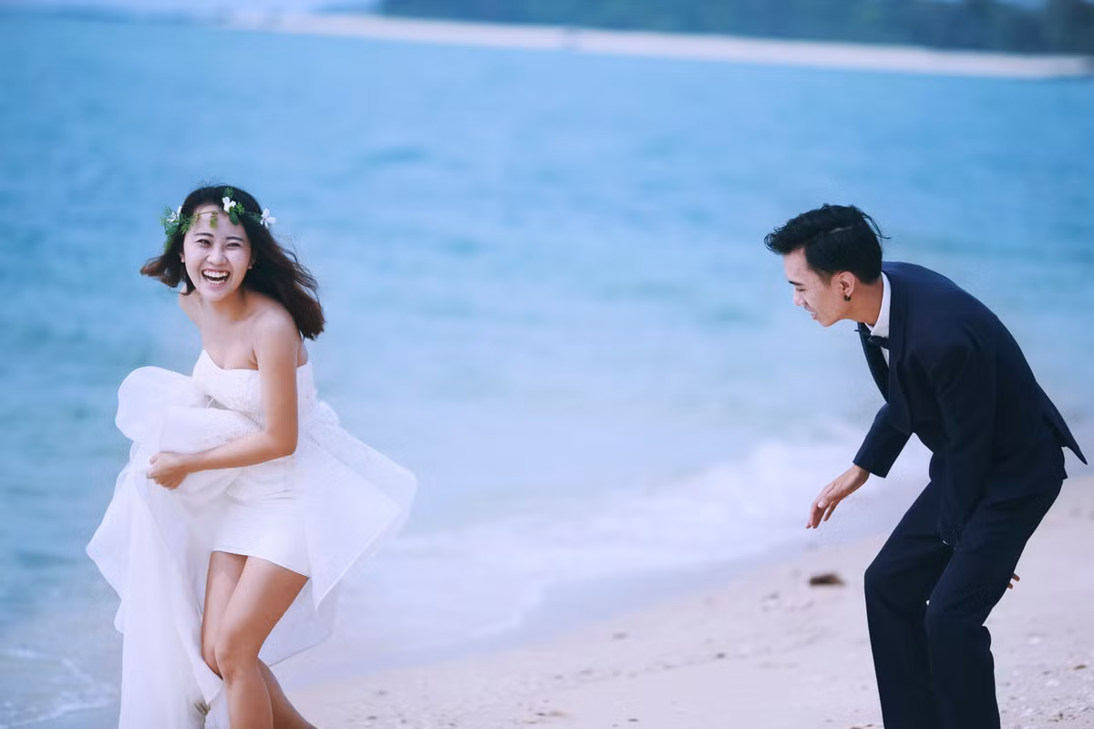 Quá trình chụp ảnh cưới đã mang lại nhiều tiếng cười sảng khoái và nhiều giây phút đáng nhớ cho hai nhân vật chính.