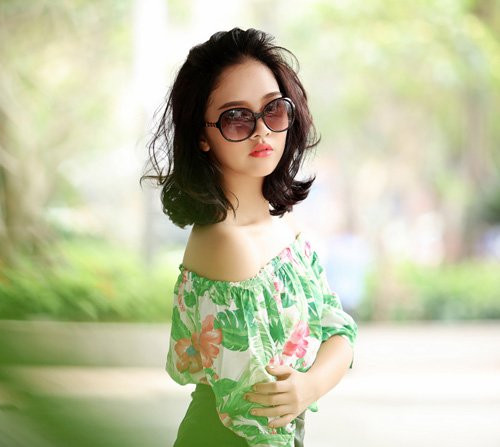 Những bộ phim truyền hình cô đã tham gia như: Chàng trai đa cảm, Lập trình trái tim, Nhà có nhiều cửa sổ, Bánh đúc có xương, Bạch mã hoàng tử...