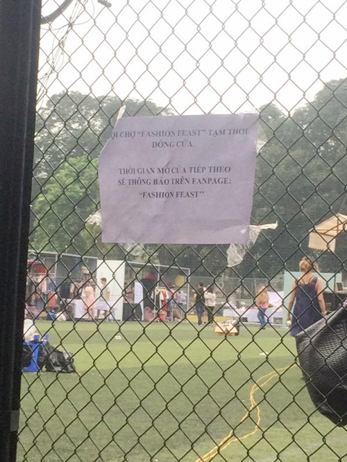  Hội chợ container khai mạc được khoảng 1 giờ, do số lượng người đến tham gia rất đông, gây ra cảnh ùn tắc trên phố Chùa Láng nên lực lượng chức năng, công an, cảnh sát giao thông đã phải can thiệp. Sau đó vài chục phút, hội chợ đưa ra thông báo "tạm thời đóng cửa", yêu cầu toàn bộ vị khách ra ngoài chờ đợi để phục vụ công tác của cơ quan chức năng.