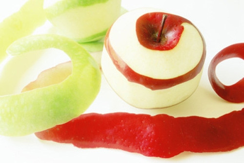 Hoa quả đã gọt vỏ, bổ thành từng miếng nhỏ hay nước quả ép để càng lâu sẽ càng mất đi nhiều vitamin và chất dinh dưỡng. Ảnh minh họa.