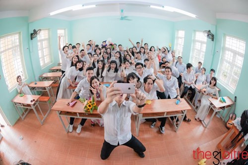 Quãng thời gian học cấp 3 có lẽ là thời điểm đẹp nhất của thời học sinh, chính vì vậy, ai cũng luyến tiếc khi sắp phải chia tay thầy cô, bạn bè và trường lớp.