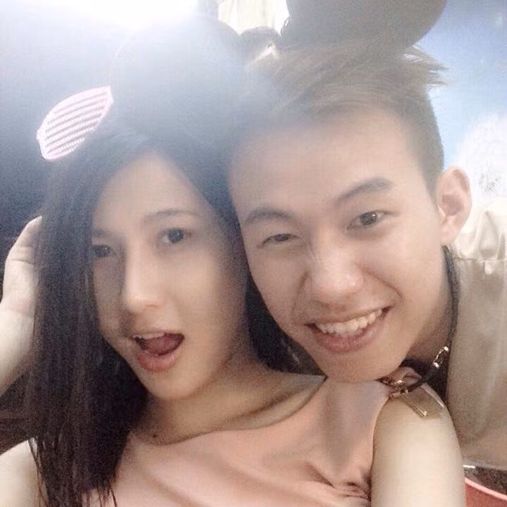 Dù dường như đã công khai tình mới nhưng trên trang cá nhân của mình, Trâm Anh vẫn còn giữ khá nhiều hình ảnh chụp cùng bạn trai cũ, người đã gắn bó với cô suốt 4 năm.