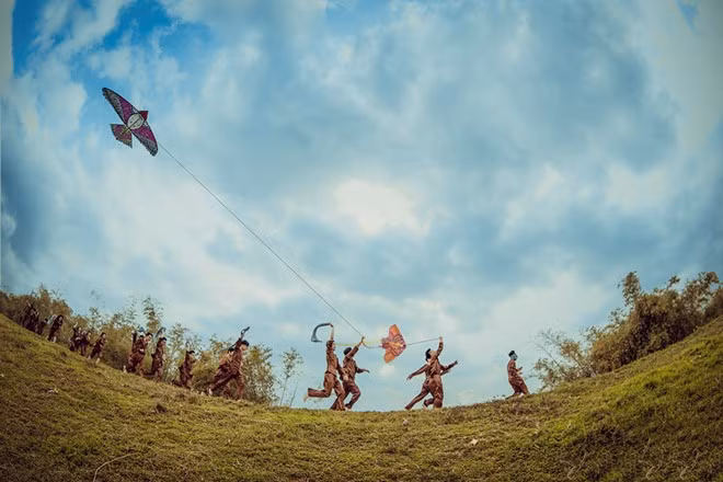 Thước ảnh kỷ yếu đẹp về tuổi thơ đậm chất làng quê là nét đặc trưng của người Việt xưa.