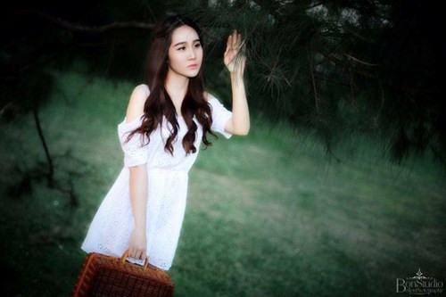 Nổi bật với khuôn mặt V - line xinh xắn, nước da trắng hồng. Kiều Trang được dự đoán sẽ là một tài năng sáng giá nếu theo đuổi con đường nghệ thuật.