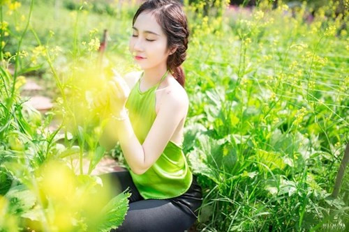 Cô giáo trẻ Kiều Trang sinh năm 1992, hiện đang làm giáo viên mầm non tại Bến Tre. Ngoài thời gian công tác ở trường, Kiều Trang còn kinh doanh online và làm mẫu ảnh.