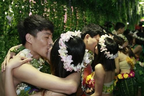 Tìm hiểu về đám cưới ấn tượng theo phong cách có một không hai này, các cặp vợ chồng đều muốn khẳng định với mọi người rằng, tình yêu của họ nguyên sơ, không vì vật chất. Nó nguyên bản và chân thật, không màng tiền tại, danh vọng.