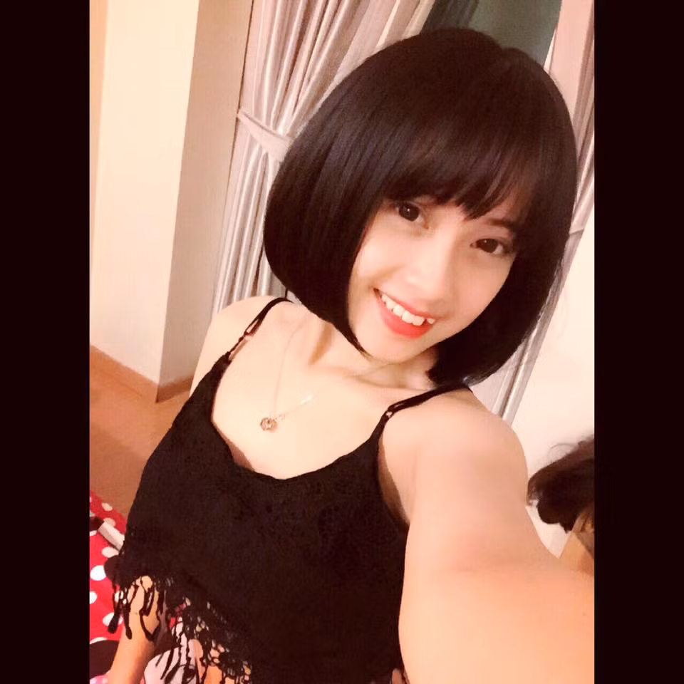 Hiện tại với khuôn mặt xinh xắn, dễ thương cùng chiếc răng khểnh cực duyên… Thanh Tú đang thu hút thêm nhiều sự chú ý của dân mạng.