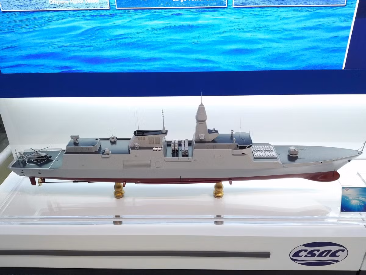 Hỏa lực mạnh nhất của chiến hạm Nilgiri nằm ở 8 tên lửa chống hạm siêu thanh PJ-10 BrahMos, 6 ống phóng ngư lôi săn ngầm cỡ 324 mm, 2 pháo phòng không bắn nhanh AK-630M cỡ 30 mm và 2 giàn rocket chống ngầm RBU-6000.