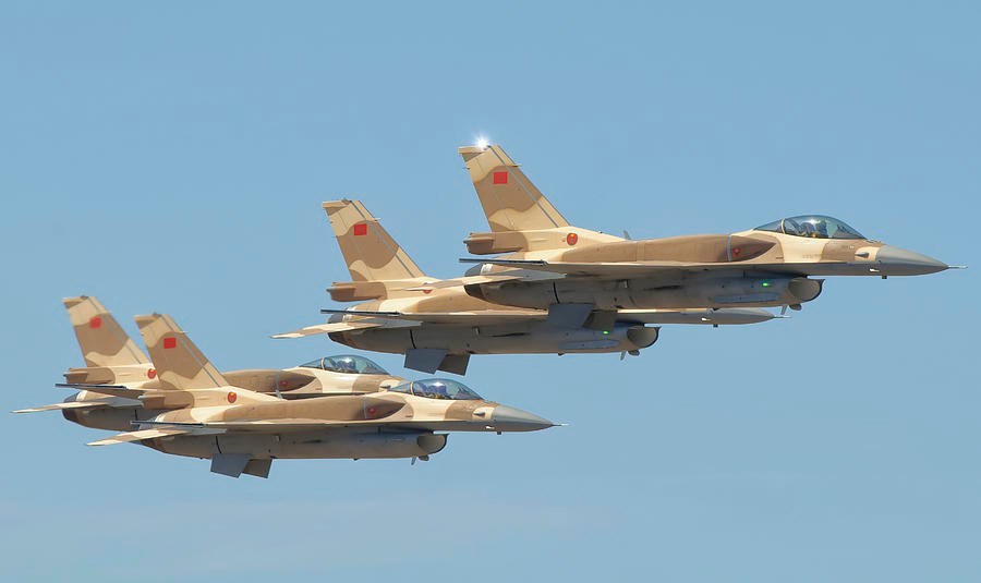 Sau khi tiến hành đại tu sửa chữa lớn, tiêm kích F-16 vẫn đủ khả năng phục vụ thêm khoảng 4.000 giờ bay nữa, tức là tương đương với Su-30MK2 sản xuất mới.