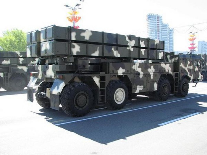 Mặc dù không có nhiều khác biệt về hình dáng nhưng nhờ tối ưu hóa động cơ cũng như thuốc phóng mà tầm bắn của Polonez-M đã lên tới 300 km, vòng tròn sai số giảm xuống chỉ còn 10 m trong khi trọng lượng đầu đạn vẫn được giữ ở mức 150 kg.