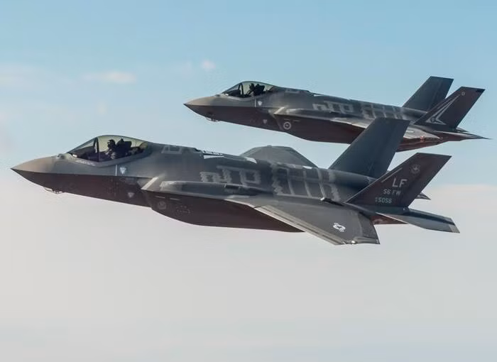 "Theo tờ báo, quân đội Anh đã quét một vài tần số vô tuyến và xác định được lỗ hổng trong hệ thống phòng không Nga. Đồng thời, họ mở rộng hoạt động tuần tra gần biên giới Nga, bao gồm cả khu vực ảnh hưởng của S-400".