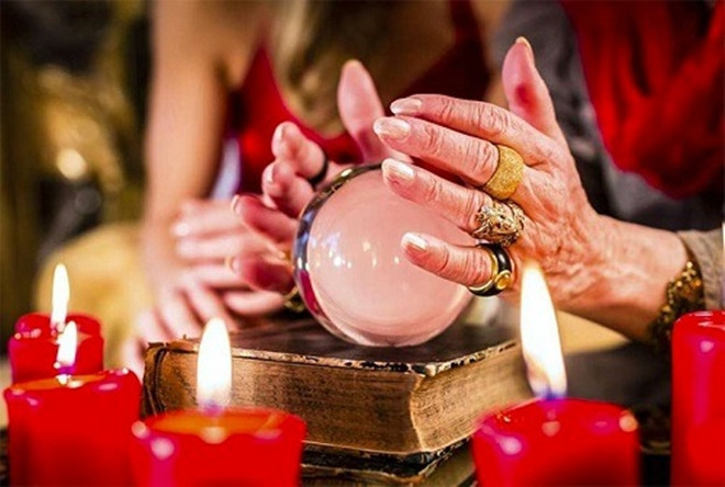 Họ là những người sẽ bỏ ra một khoản tiền kha khá để cúng trừ tà ma hoặc tin sái cổ vào những câu chuyện kì bí. Và bởi chính sự nhạy cảm của Song Ngư, họ cũng là những người dễ rơi vào những trường hợp mà khoa học không giải thích nổi. 