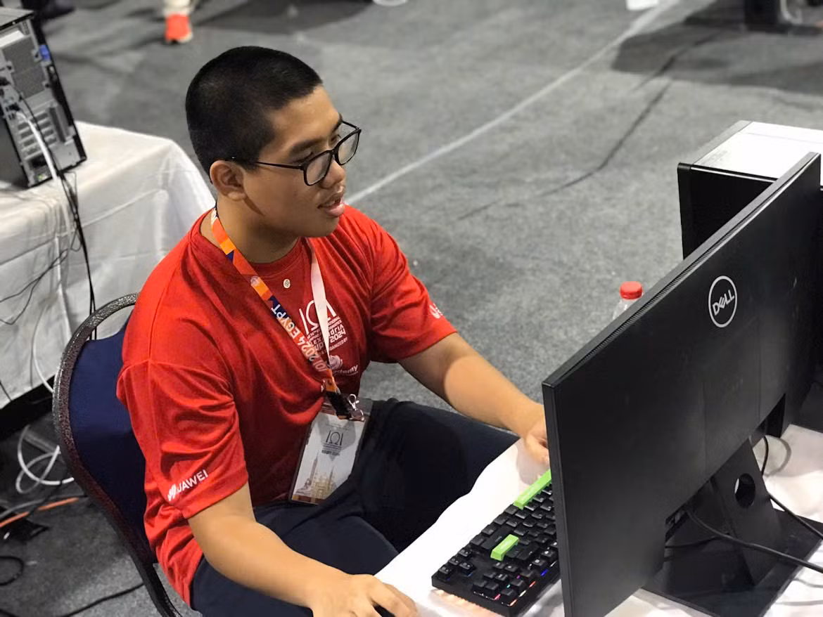 Chang trai “vang” Tin hoc Hoang Xuan Bach: Hanh trinh cua dam me-Hinh-3