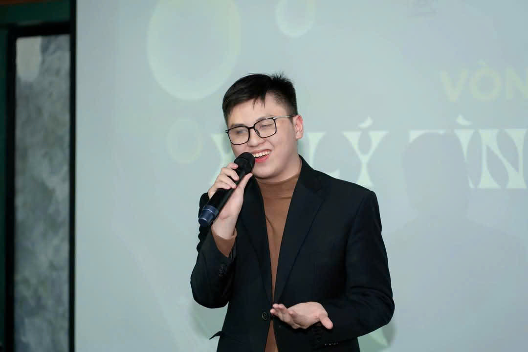 Nam sinh khiem thi Do Nam Khanh: Lan toa anh sang tu bong toi-Hinh-2