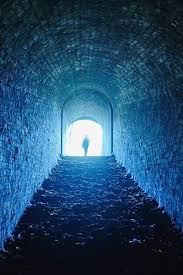 Dù vậy, các nhà khoa học vẫn dành nhiều thời gian để thực hiện các nghiên cứu nhằm làm sáng tỏ các bí ẩn như liệu linh hồn có thể rời khỏi thể xác hay không, trải nghiệm cận tử diễn ra như thế nào...