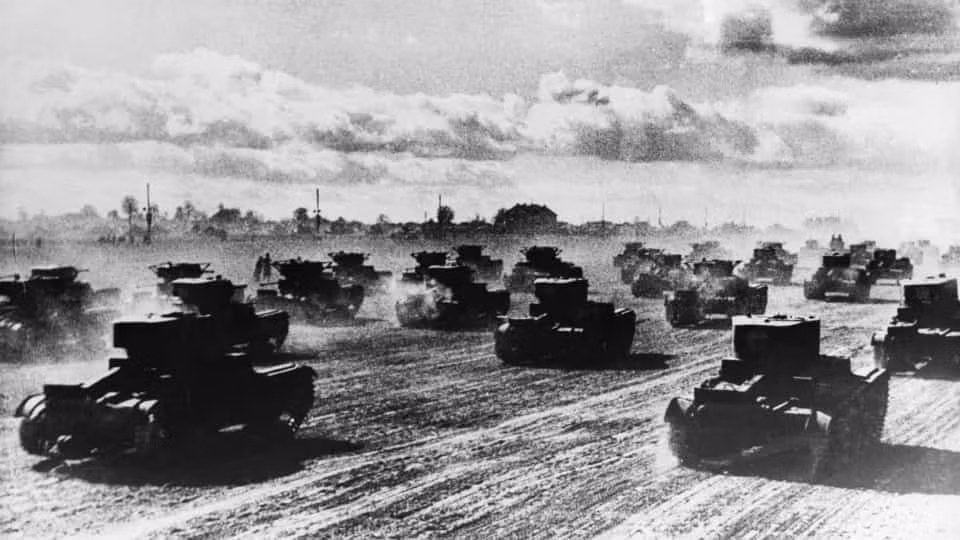 Chiến dịch Barbarossa là mật danh của cuộc xâm lược Liên Xô do phát xít Đức thực hiện vào năm 1941. Chiến dịch quân sự nổi tiếng này diễn ra từ ngay 22/6/1941 - 5/12/1941.