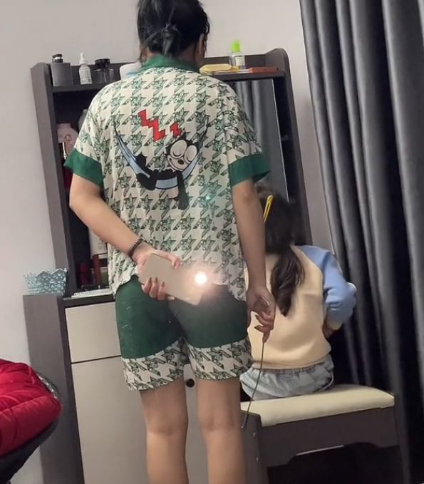 Day con hoc bai, me 'boc hoa' vi giang mai ma con khong hieu-Hinh-2