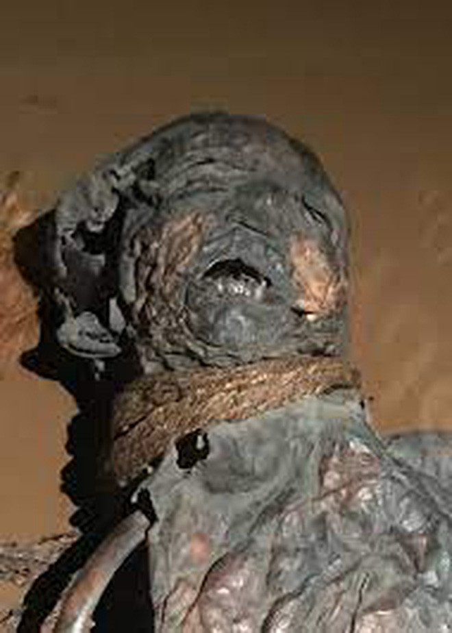 Phat hien “xac uop quy” voi khuon mat gay lanh nguoi-Hinh-3