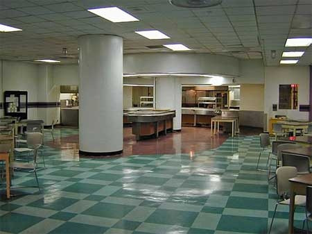 Boongke bí mật này được thiết kế bãi đáp máy bay nhằm đưa những quan chức cao trong chính phủ từ thủ đô Washington D.C. tới Tây Virginia càng nhanh càng tốt trong trường hợp bị tấn công khủng bố hay chiến tranh.