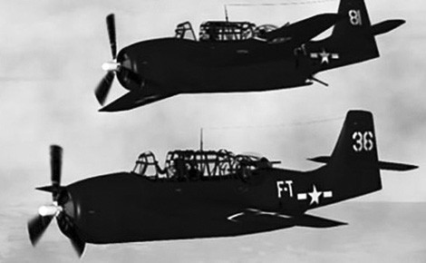 Trong giai đoạn đầu cuộc diễn tập, mọi thứ diễn ra suôn sẻ. 5 máy bay thuộc Phi đội 19 thả bom xuống 2 khu vực mục tiêu đúng như kế hoạch đề ra trước đó.