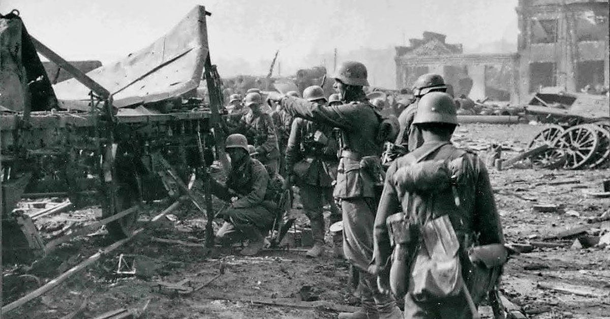 Nhiều binh sĩ Đức nhận ra rằng, Đức quốc xã đã đi đến hồi kết nên đầu hàng Hồng quân Liên Xô.