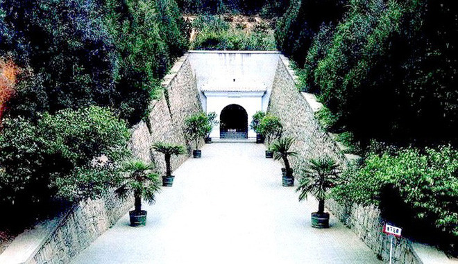 Không chỉ thi hài của hoàng đế Vạn Lịch được sắp đặt ở trong tư thế mang hình dạng chòm sao Bắc Đẩu, cấu trúc các lăng mộ của hoàng đế thời nhà Minh đều được bố trí theo chòm sao trên.