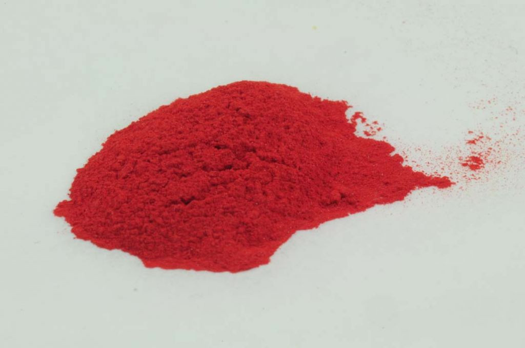 Nhóm chuyên gia sử dụng kỹ thuật quang phổ hồng ngoại, tia hồng ngoại để xác định thành phần vật liệu. Kết quả kiểm tra cho thấy màu đỏ trên mặt nạ có chứa protein.