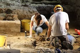 Tuy nhiên, giới chuyên gia chưa thể giải mã vì sao chỉ có ngôi mộ của người phụ nữ này không bị mộ tặc xâm phạm.