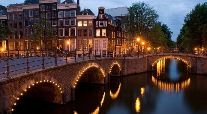 Mặc dù Hà Lan có nhiều chuyên gia trong lĩnh vực chống lụt nhưng thành phố Amsterdam có lẽ sẽ không tránh việc bị nước biển nhấn chìm.