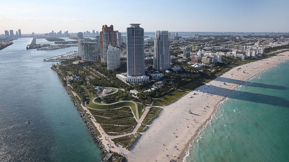 Các thành phố này gồm: Amsterdam, Basra, New Orleans, Venice và Kolkata. Trong đó, thành phố Amsterdam của Hà Lan nằm trên vùng trũng cùng với các thành phố như Rotterdam và The Hague.