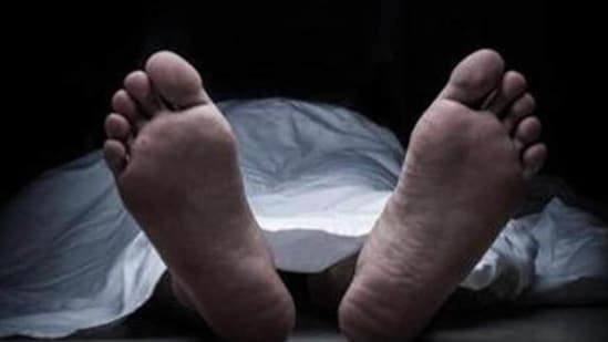 Cụ thể, các nhà khoa học cho hay, vài phút sau khi một người qua đời, quá trình phân hủy sẽ diễn ra. Khi tim ngừng đập, các tế bào rơi vào tình trạng thiếu oxy, độ axit tăng lên và các yếu tố độc hại tích lũy bên trong bắt đầu gây ra các phản ứng hóa học.