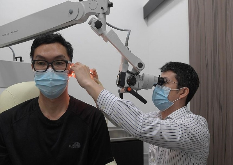 Những tác động của virus SARS-CoV-2 lên các tế bào tai khiến một số bệnh nhân COVID-19 bị mất thính giác, ù tai, chóng mặt hay mất thăng bằng.