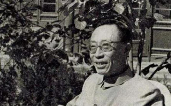 Một lý do khác khiến Lý Thục Hiền không muốn hợp tác cùng Phổ Nghi có thể là vì bà muốn có tự do. Phổ Nghi từng là hoàng đế nhưng chỉ là vị vua bù nhìn. Về sau, ông phải thoái vị. Sau khi qua đời, ông được mai táng trong nghĩa trang hoàng gia.