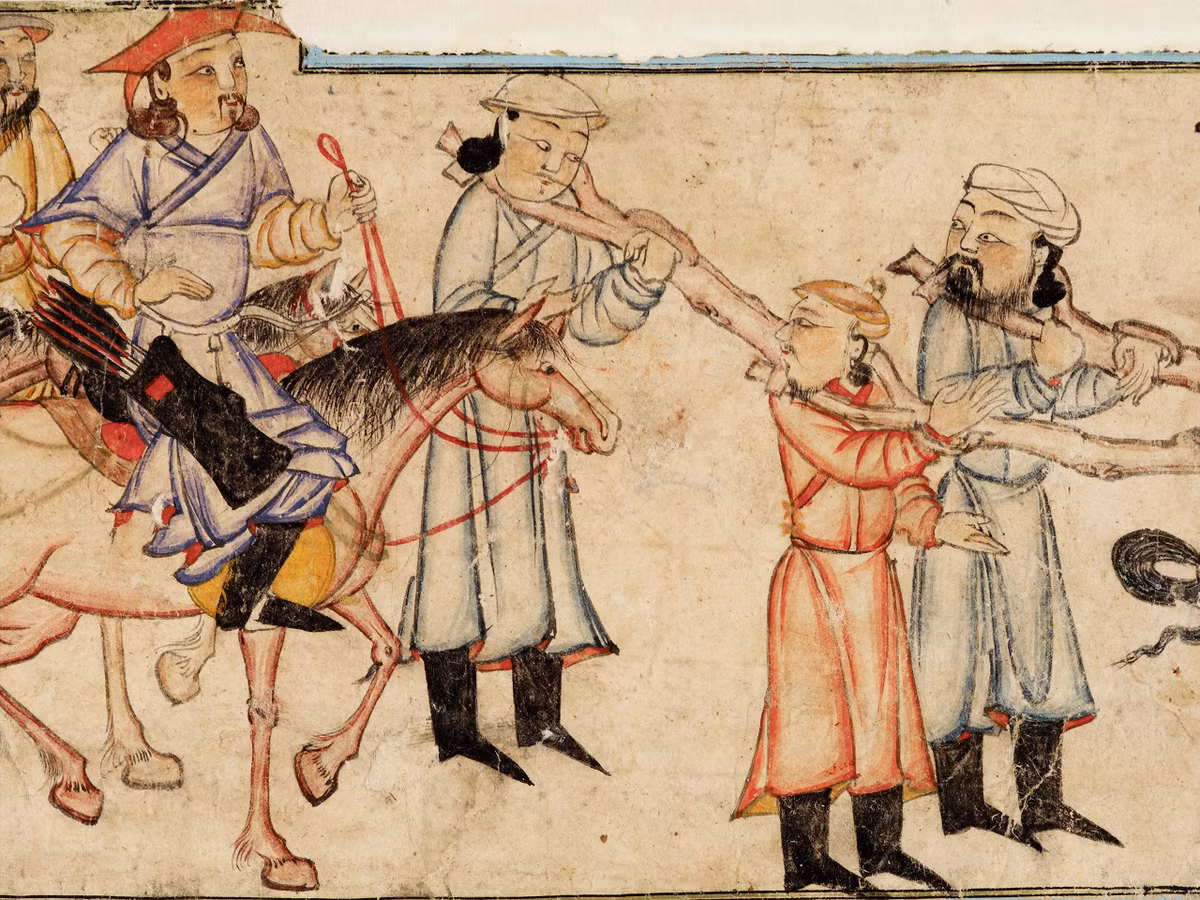 Theo các chuyên gia, những bím tóc này đều thuộc về phụ nữ. Từ đây, họ suy đoán, những phụ nữ này rất có thể là nạn nhân trong lễ hiến tế cho chủ nhân ngôi mộ sau khi người này qua đời.