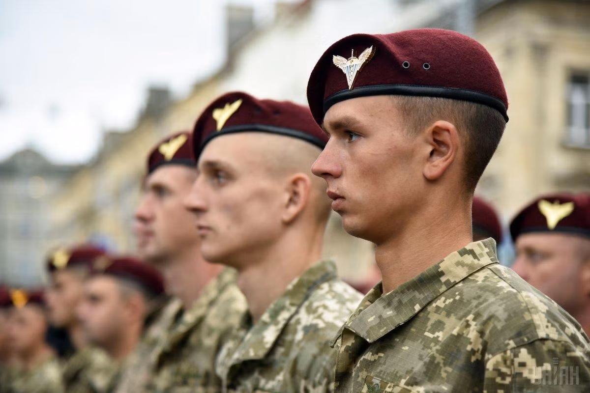 Báo chí khu vực mới đây đăng tải thông tin cho biết, Lực lượng vũ trang Ukraine đã bí mật điều động Lữ đoàn đổ bộ đường không số 95 đến Gorlovka, nơi đang diễn ra những trận giao tranh giằng co ác liệt.