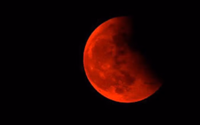 Những người yêu thiên văn ở nhiều nơi thuộc châu Mỹ, Australia, châu Âu và châu Á có thể quan sát nguyệt thực lần này trong ngày 18/11 và 19/11, thời gian cụ thể tùy thuộc vào múi giờ của từng khu vực.