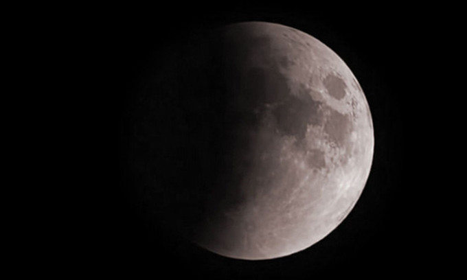 Theo Cơ quan Hàng không Vũ trụ Mỹ (NASA), nguyệt thực một phần dài nhất thế kỷ sẽ kéo dài 3 giờ 28 phút 23 giây vào rạng sáng ngày 19/11. Thời gian diễn ra hiện tượng này dài hơn nhiều so với nguyệt thực toàn phần dài nhất thế kỷ năm 2018 với thời gian 1 tiếng 43 phút.